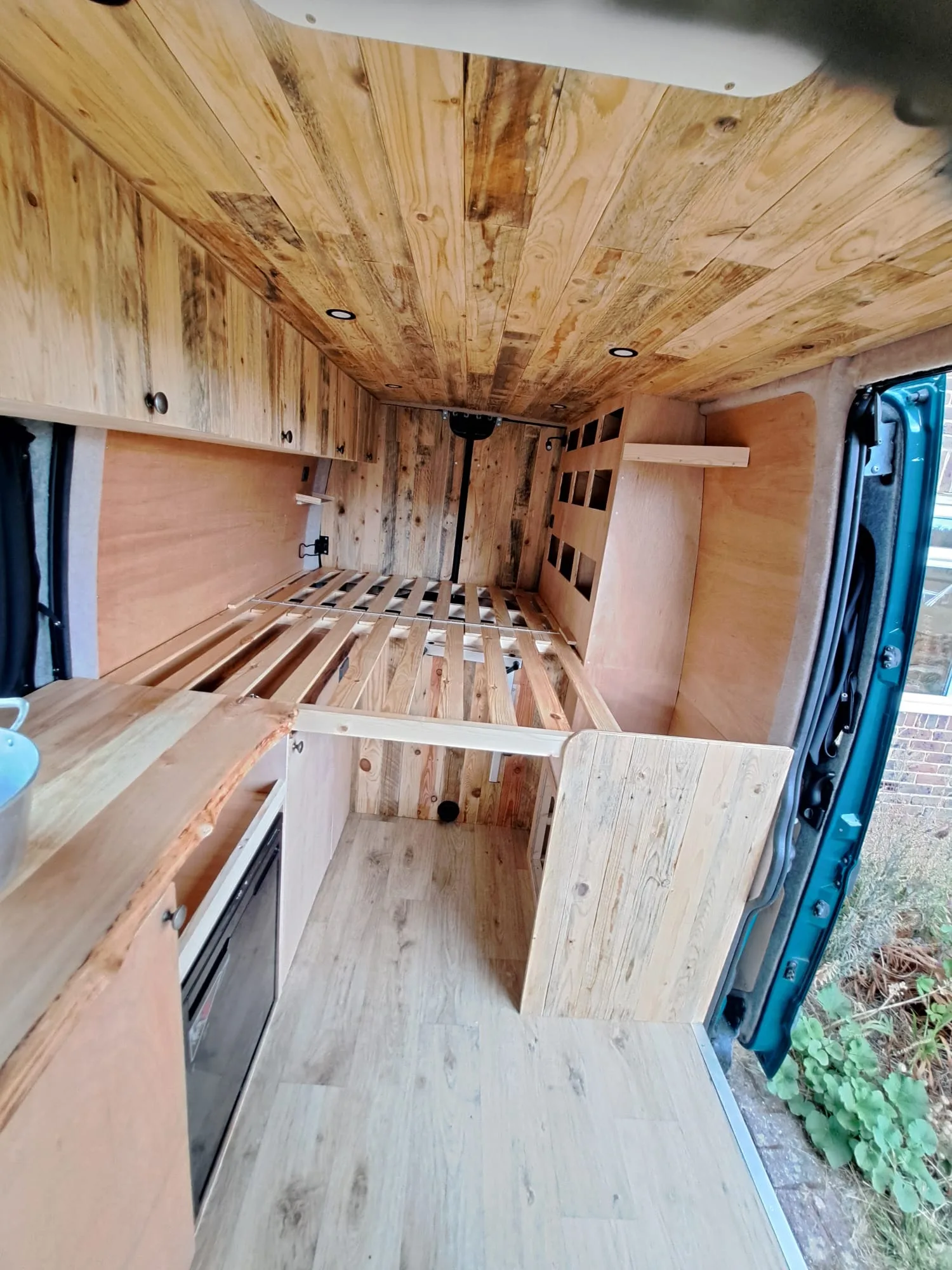 Full size sliding double bed
